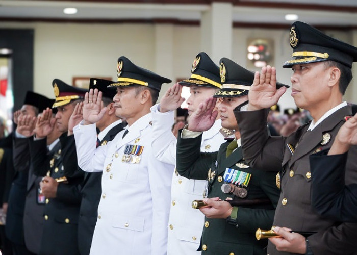 HUT Ke-80 RI, Pemkab Lamongan Serahkan Tali Asih kepada Veteran, Eks Napiter hingga Remisi