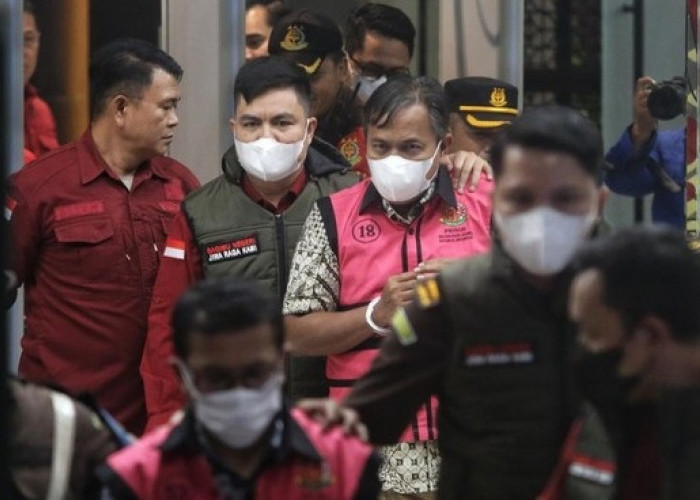 Kejagung Tahan 2 Pegawai Pajak Tersangka Manipulasi Ekspor Pulp PT TPL