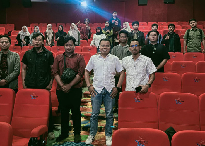 Refleksi Kesabaran, HMI dan KAHMI Tuban Nobar Film Lyora: Penantian Buah Hati
