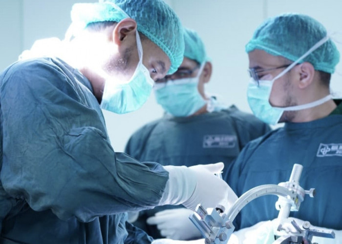 Pertama Kali di Indonesia, RSUD Dr Soetomo Tangani Pasien Gangguan Kesehatan Jiwa Lewat Operasi 