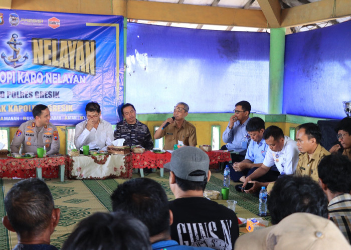 Kapolres Gresik Gelar Jangkar, Dengar Aspirasi Nelayan dan Salurkan Bantuan Keselamatan Laut