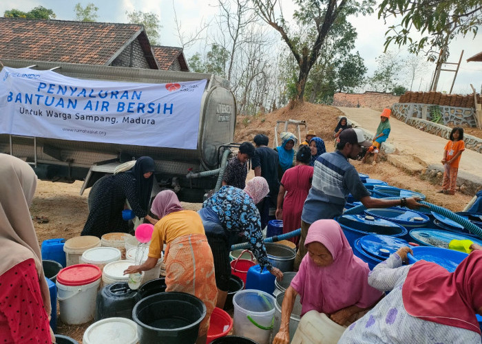 Kekeringan, Pelindo Kirim Bantuan Air Bersih Warga Madura