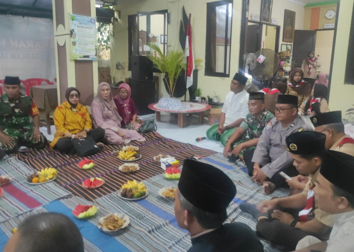 Sinergi Tanpa Batas, Polsek Rungkut Hadiri Bukber Pramuka, Sosialisasi Call Center 110
