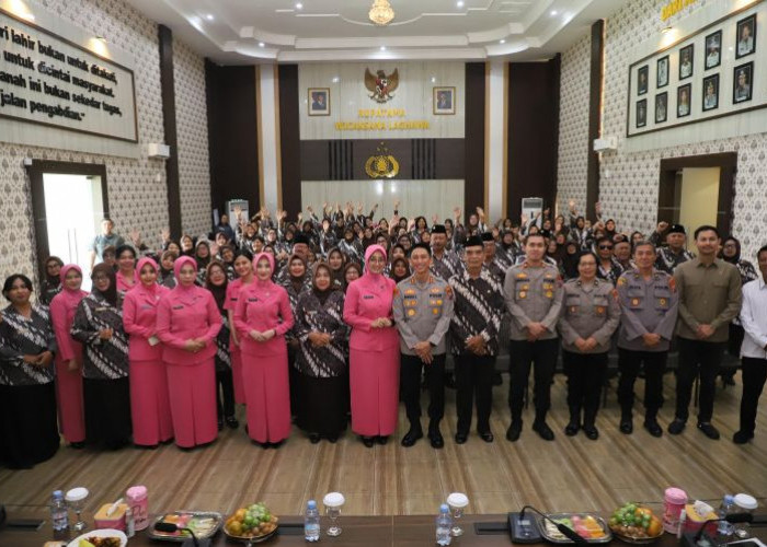 Kapolres dan Ketua Bhayangkari Cabang Kediri Kota Rayakan HUT Dian Kemala Ke-26