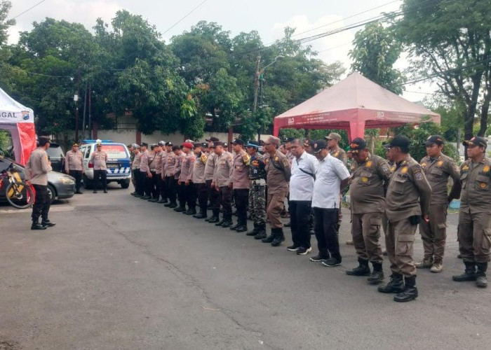 Polsek Sukomanunggal Kerahkan Pasukan Gabungan Amankan Malam Pergantian Tahun