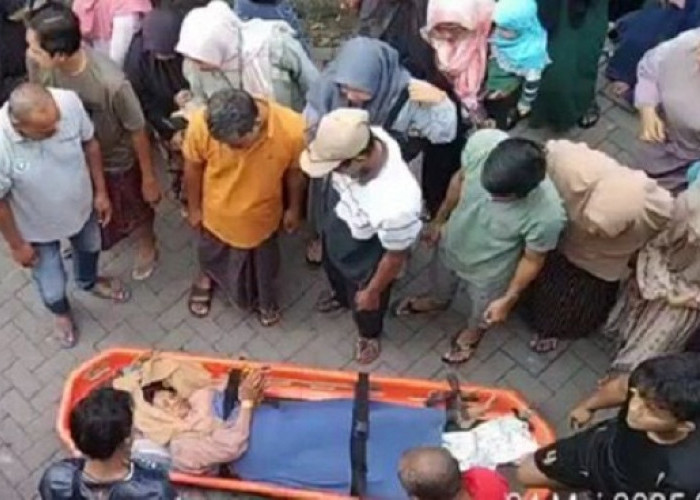 Geger Wanita di Atap Rumah Warga Manyar Gresik