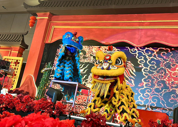 Kilau Semangat Kuda Api Warnai Malam Imlek 2026 di Mercure Surabaya Grand Mirama