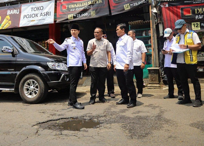 Jalan Krandekan Rusak, Bupati Trenggalek Pastikan Segera Diperbaiki