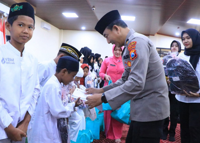 Peringati Hari Bhayangkara ke-80, Kapolres Ngawi Santuni Anak Yatim 