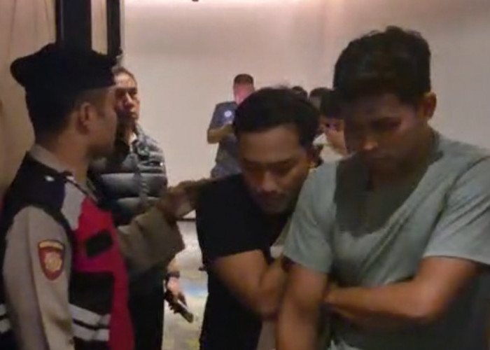 Pesta Gay di Hotel Surabaya Digerebek Polisi, 34 Orang Diamankan