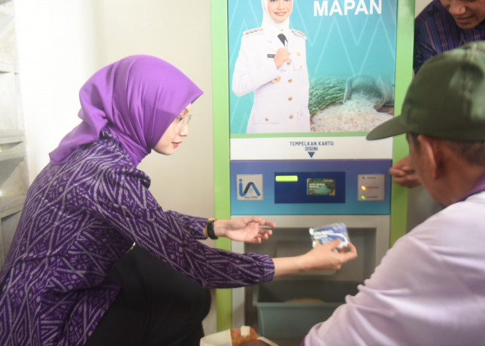 Wali Kota Kediri Tinjau Penyaluran Program ATM Beras, Pastikan Bantuan Tepat Sasaran untuk Warga