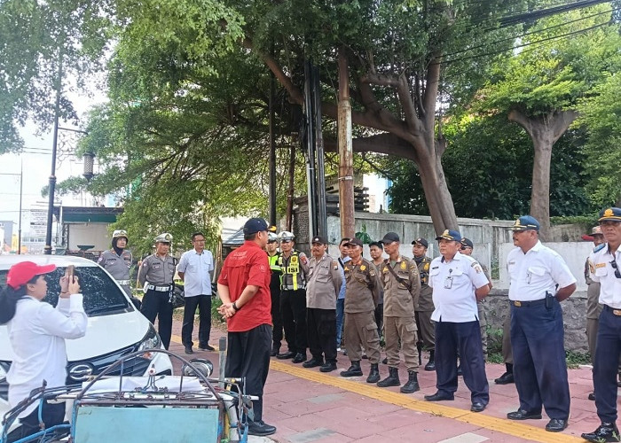 Polres Pelabuhan Tanjung Perak dan Dishub Surabaya Sosialisasi Parkir Digital di Kawasan Wisata Religi