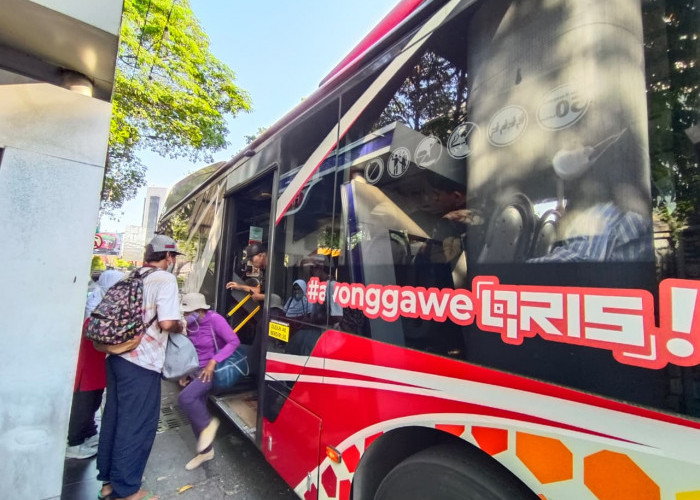 Semarak HJKS ke-733, Naik Suroboyo Bus hingga Parkir di Surabaya Cuma Bayar Rp733 Pakai QRIS