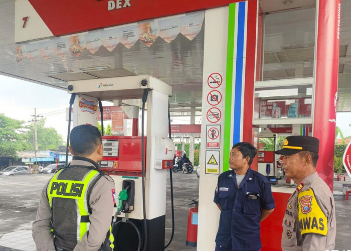 Antisipasi Kejahatan Jalanan dan Pastikan Stok BBM Aman, Polsek Lakarsantri Gelar Patroli Kota Presisi