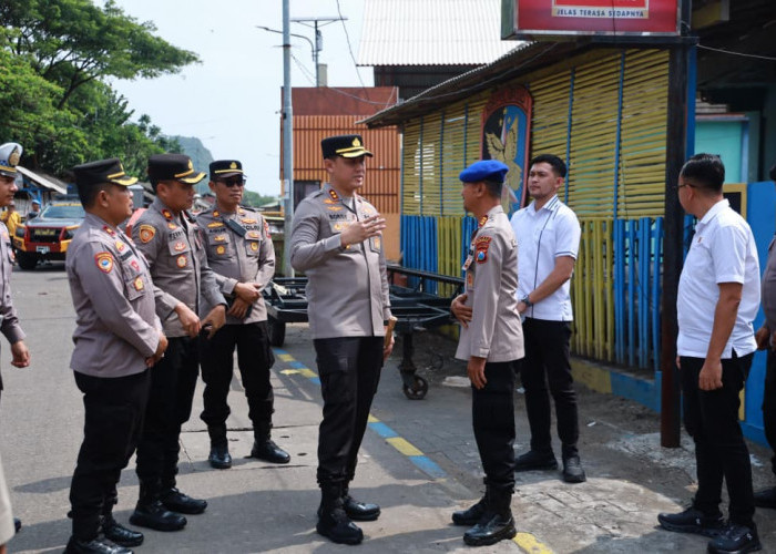 Sambangi Pesisir Selatan, Kapolres Jember Instruksikan Pengawasan Ketat Samudera Hindia dan Nusa Barong