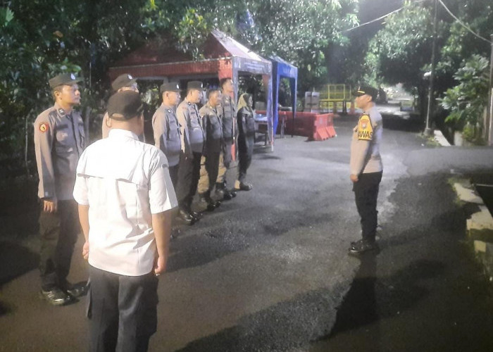 Wujudkan Sinergi Dua Pilar, Polsek Rungkut dan Satpol PP Gelar Patroli Skala Besar Antisipasi Kejahatan Malam