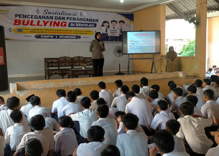 Cegah Bullying dan Narkoba Sejak Dini, Polisi Ngawi Edukasi Ratusan Pelajar SMPN 1 Geneng 