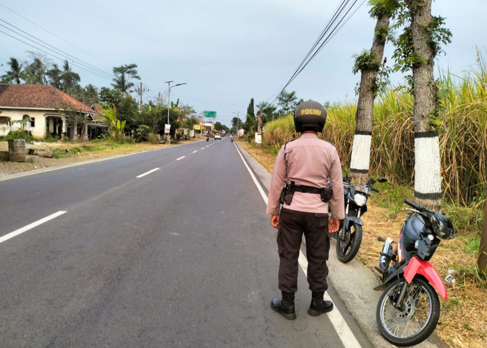 Cegah Balap Liar, Polsek Klakah Patroli di Jalur Klakah-Randuagung
