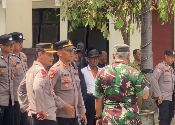 Polres Ngawi Kawal Unras Warga Desa Sirigan, Aksi Berjalan Kondusif