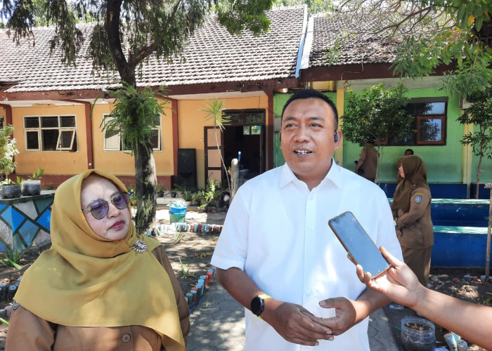 Pantau MPLS di SMPN 1 Panji, Bupati Situbondo Puji Gerakan Bebas Sampah Plastik