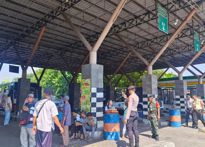 Sukseskan WWF, Personel Gabungan Patroli di Terminal Purabaya