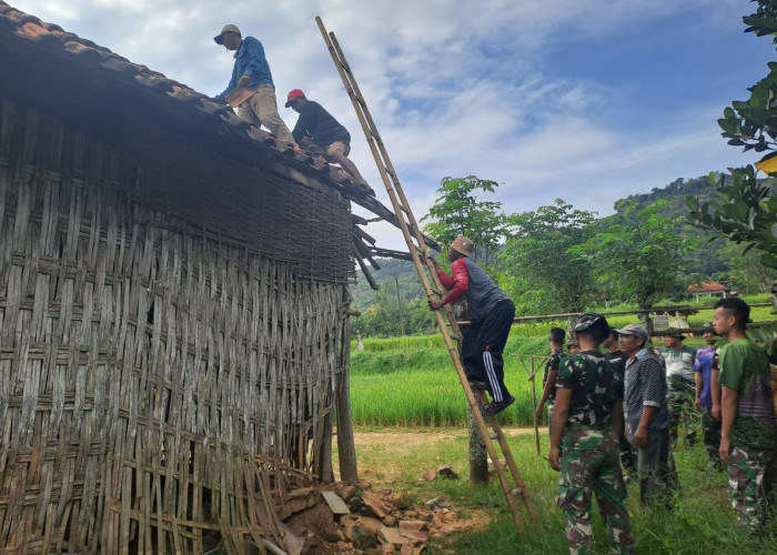 RTLH Sayyi Dibongkar Satgas TMMD 127 Kodim Sumenep