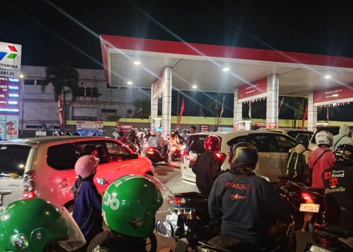 Warga Jember Terjebak Panic Buying, Pertamina Guyur 100 Ribu Liter BBM Pertalite dan Pertamax