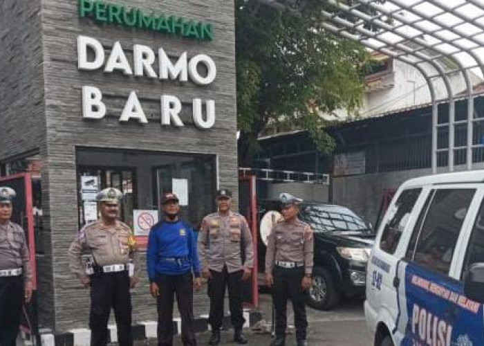 Polsek Sukomanunggal Patroli Tingkatkan Kewaspadaan Cegah Kejahatan