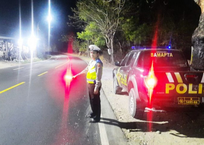 Cegah Teror Premanisme, Polsek Blega Giat Patroli di Ruas Jalan Nasional Bukit Gigir