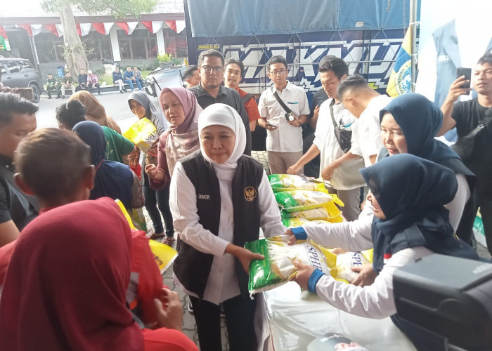 Sambangi Tulungagung, Gubernur Khofifah Salurkan Rp 6,4 Miliar Bansos dan Tegaskan Pentingnya Beras SPHP