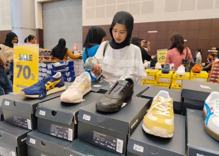 Bazaar Raya Surabaya Hadirkan 75 Tenant, Warga Ngabuburit Sambil Belanja Kebutuhan Lebaran