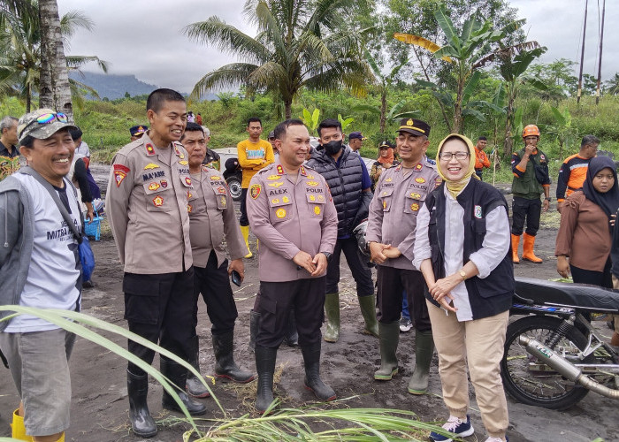 Kapolres Lumajang Tinjau Lokasi Banjir di Gondoruso, Pastikan Penanganan dan Keselamatan Warga