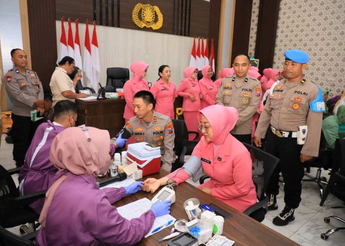 Polres Kediri Kota Gelar Donor Darah Sambut Hari Bhayangkara Ke-80