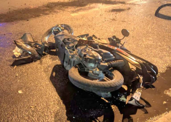 Gagal Menyalip, Pemotor Tewas Terlindas Truk Gandeng di Rejoso