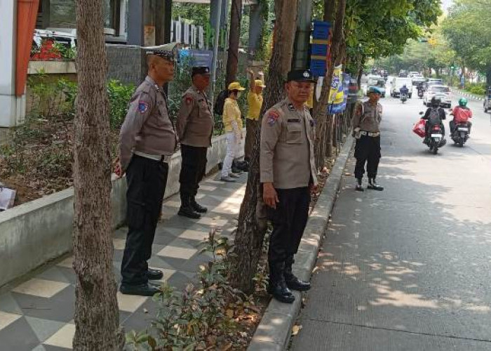 Polsek Sawahan Amankan Aksi Damai  Praktisi Falun Gong di Mayjend Sungkono Surabaya