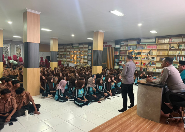 Polres Lamongan Edukasi Pelajar Waspadai Kenakalan Remaja