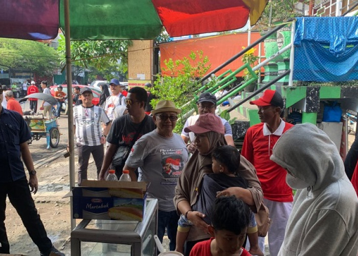 Blusukan ke Wlingi Blitar, Paslon Rizky Dapati Banyak Keluhan Infrastruktur Pasar