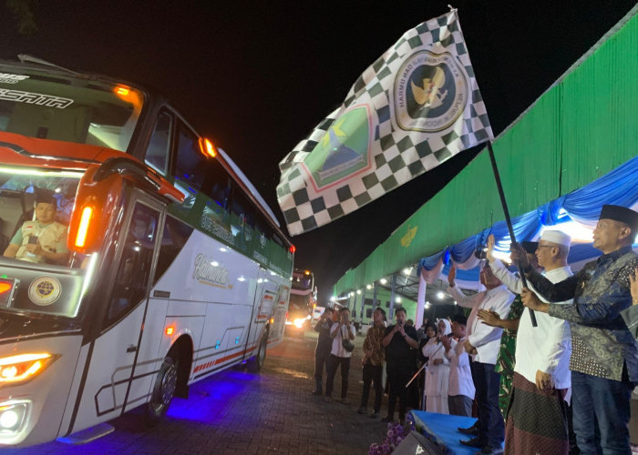 Walikota Wahyu Hidayat Lepas Keberangkatan 7 Kloter Jamaah Haji Kota Malang