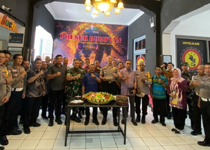 Tiga Pilar Beri Kejutan HUT Polri Ke-80 di Mapolsek Bubutan Surabaya