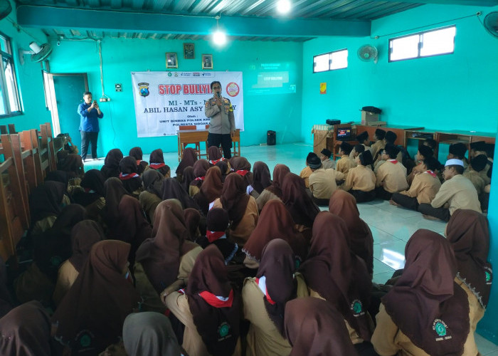 Polisi Binluh Bahaya Bullying di Madrasah Aliyah