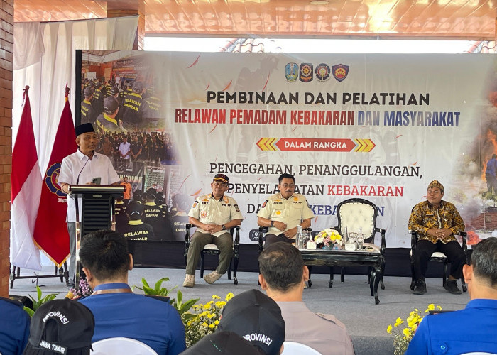 Komisi A DPRD Jatim Bersama Satpol PP Kukuhkan Relawan Damkar Kota Mojokerto