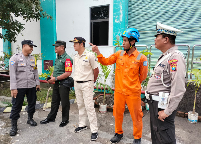 Polsek Tandes Sambangi Obvit Gardu Induk Margomulyo, Pastikan Keamanan Pasokan Listrik