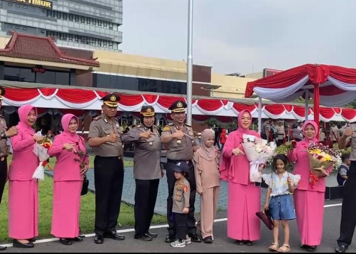 Upacara Kenaikan Pangkat di Mapolda Jatim, Kapolsek Rungkut Resmi Sandang Pangkat Kompol