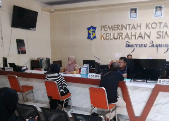 Tanpa Tunggakan Berkas, Pelayanan Administrasi Kelurahan Simomulyo Langsung Tancap Gas Pascalibur Lebaran