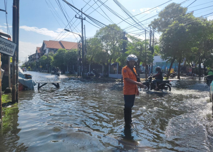 Surabaya Raya Dikepung Banjir, Proyek Saluran dan Air Pasang Perlambat Surutnya Air