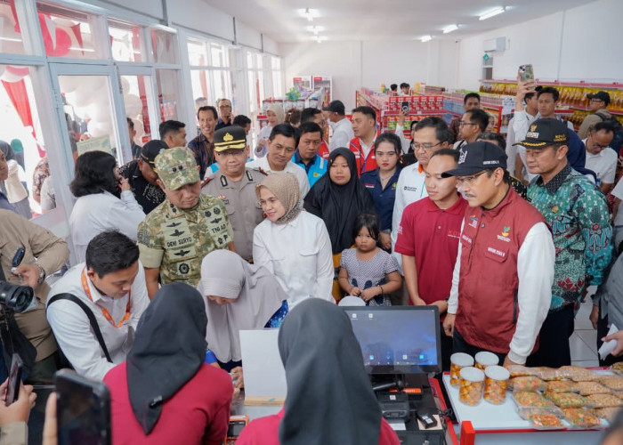 Gus Ipul Dorong Warga Lamongan Belanja di KDKMP, Keuntungan Koperasi Kembali ke Masyarakat