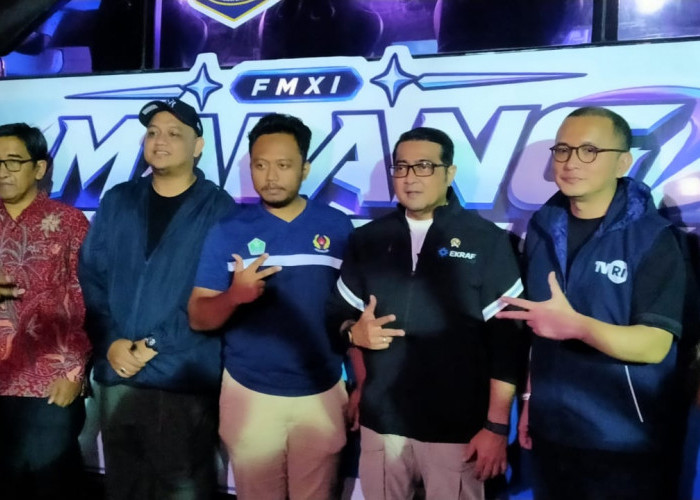Kunjungi Festival Mbois, Menteri Ekraf Sebut Sektor Kreatif Mesin Pembuka Lapangan Kerja di Malang