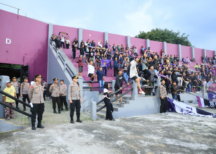 Pengamanan Ketat, Laga Persik Kediri vs Bali United Berjalan Aman Kondusif 