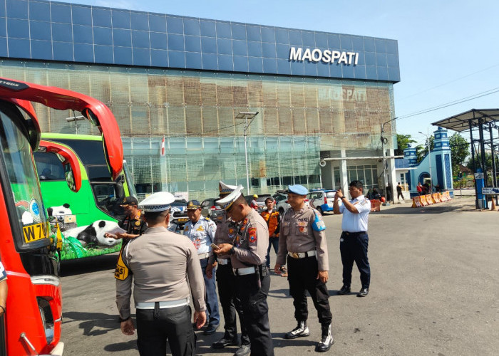 Polres Magetan Gelar Ramp Check dan Cek Kesehatan Gratis di Terminal Maospati