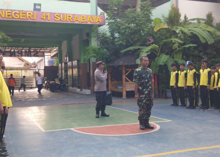 Polsek Simokerto Sambangi SMPN 41 Surabaya, Sampaikan Pesan Kamtibmas Jelang Libur Nataru
